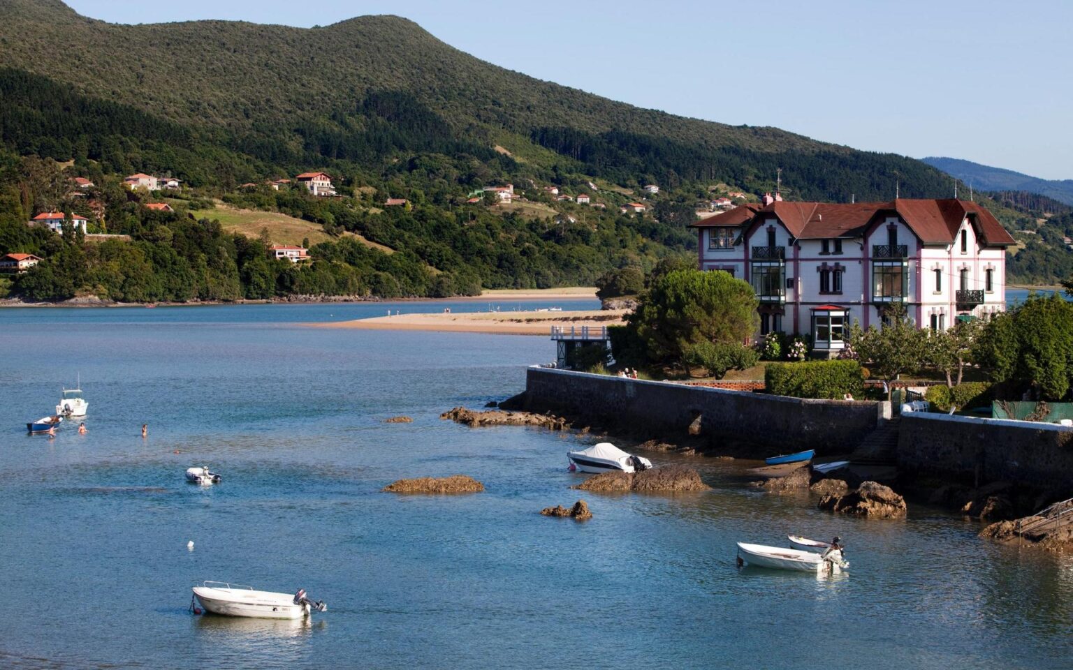 urdaibaiI Río Urdaibai con barcos