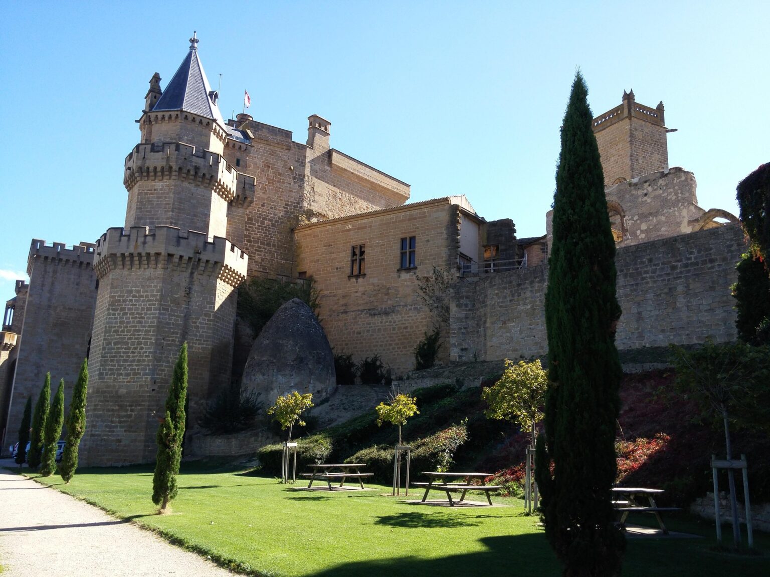 castillo-olite-con-jardin Jardín del Castillo de Olite