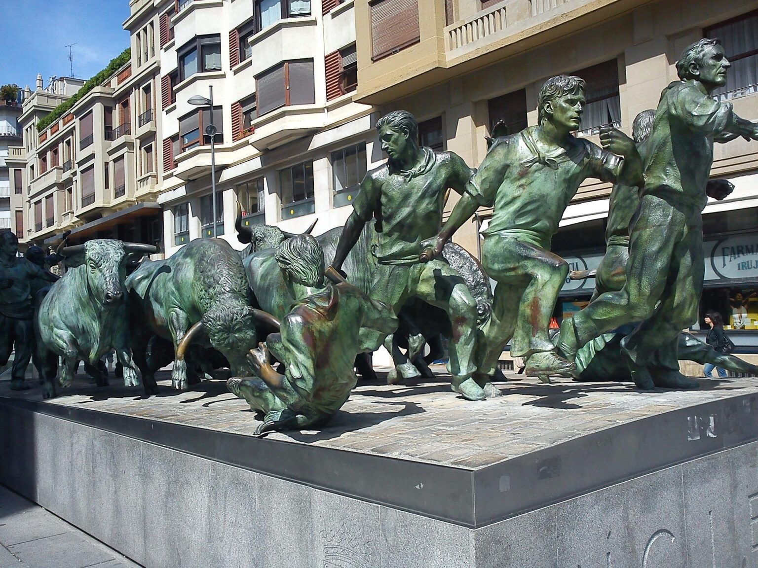 escultura-navarra Monumento al encierro Pamplona
