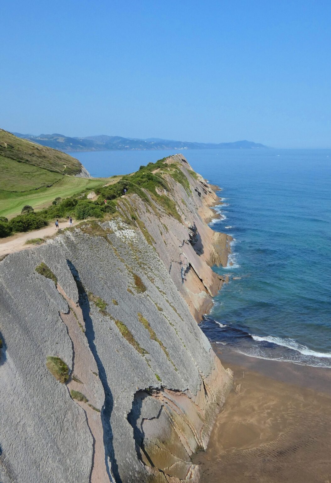 Flych zumaia con vista del paseo