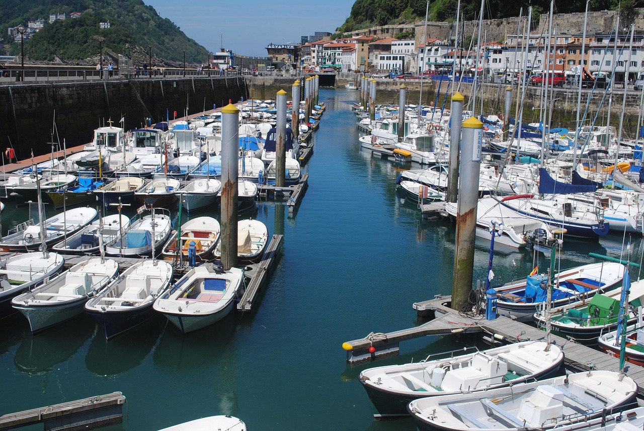 Puerto de Donostia Puerto de Donostia con los barcos